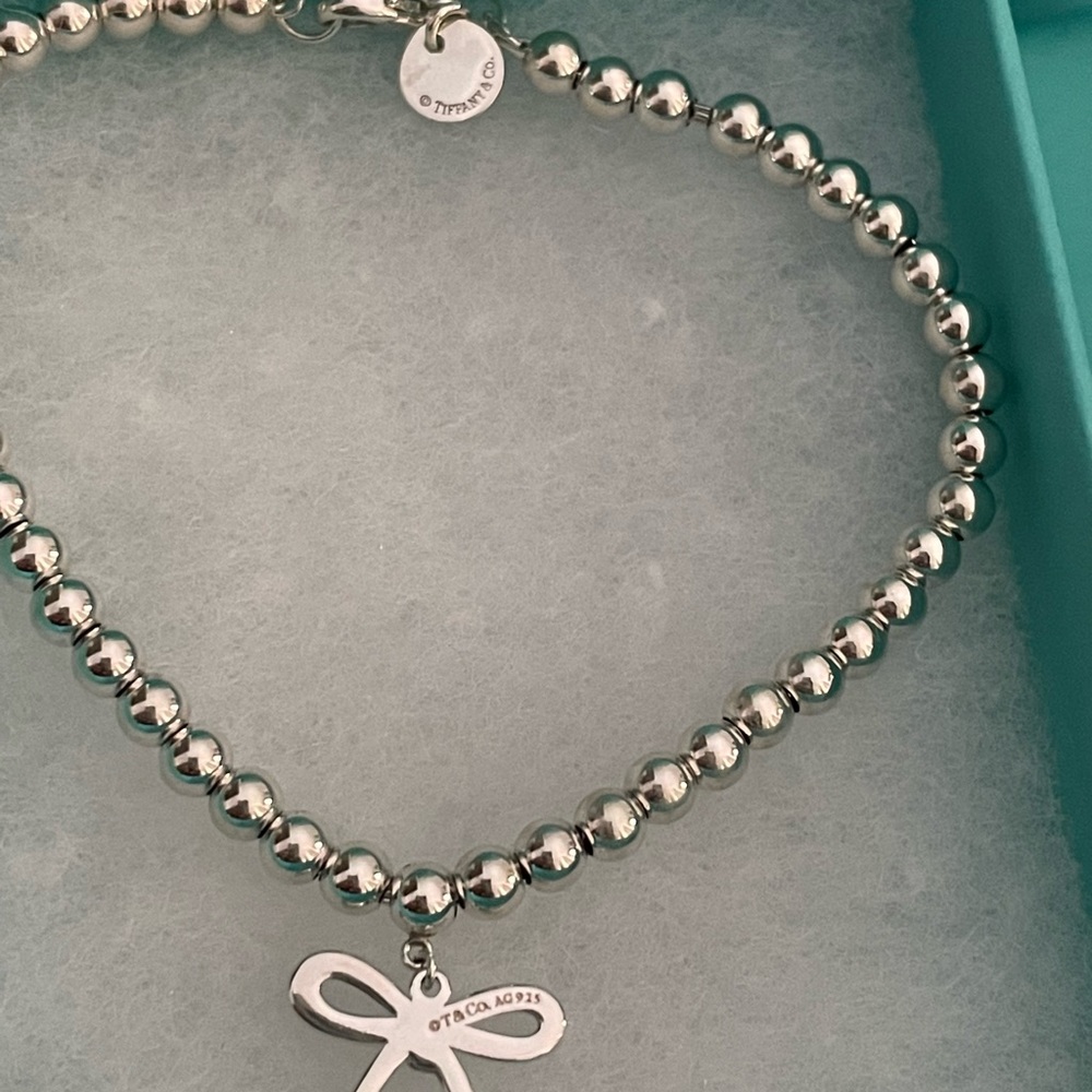 ❗️sold❗️Tiffany & Co mini bow bracelet - Picture 3 of 6